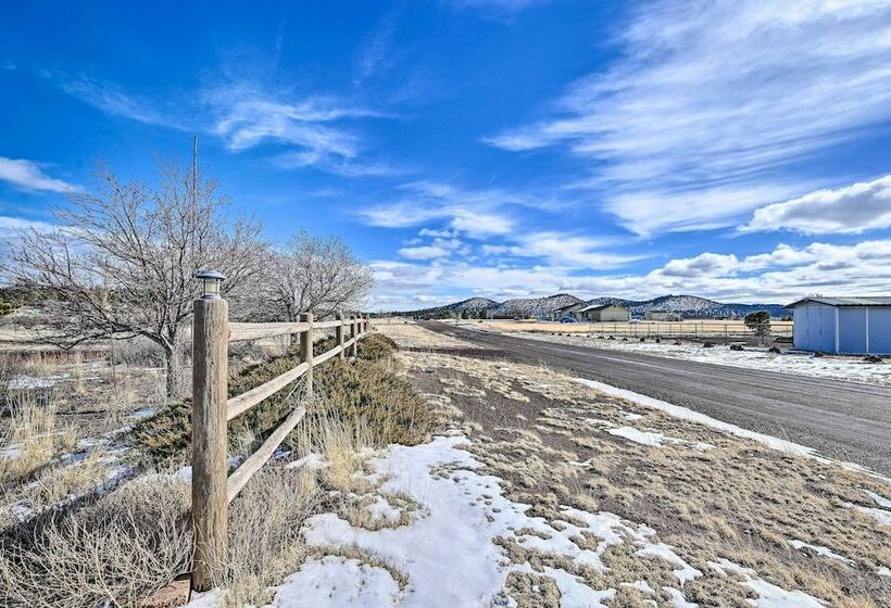 Flagstaff Retreat W/ Game Room & Acreage
