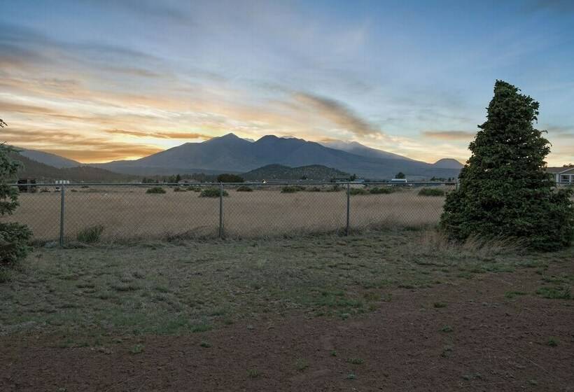 Flagstaff Retreat W/ Game Room & Acreage