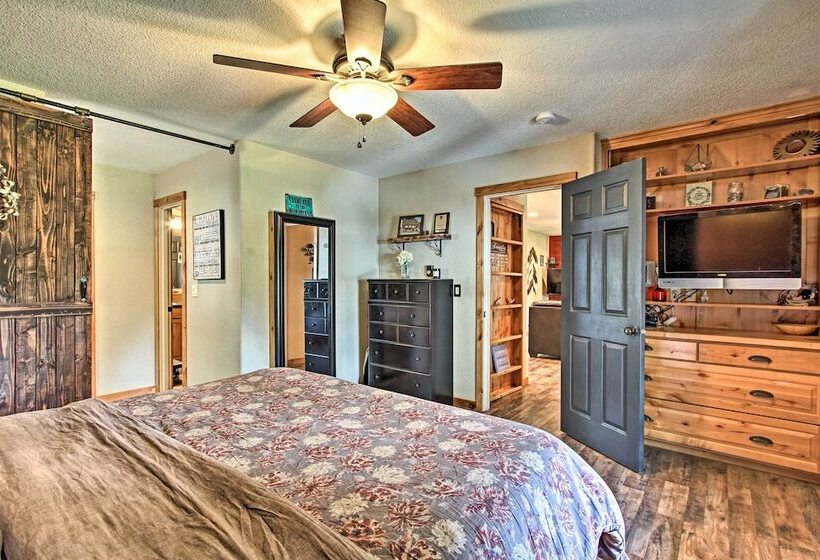 La Pine Hideaway Near Deschutes National Forest!