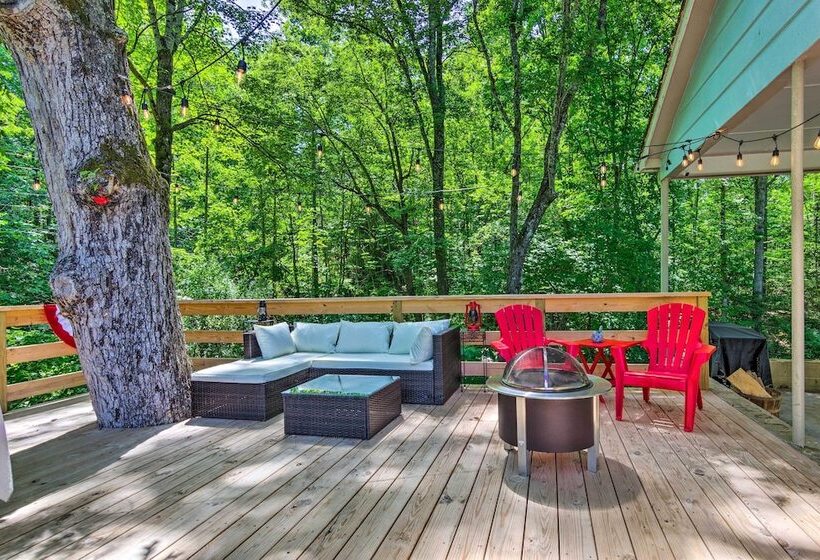 9 Mi To Lake Lure: Cottage W/ Deck & Fire Pits!