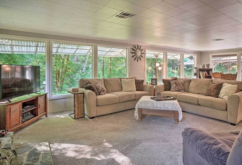 Outdoor Adventure: Tranquil Creekside Retreat
