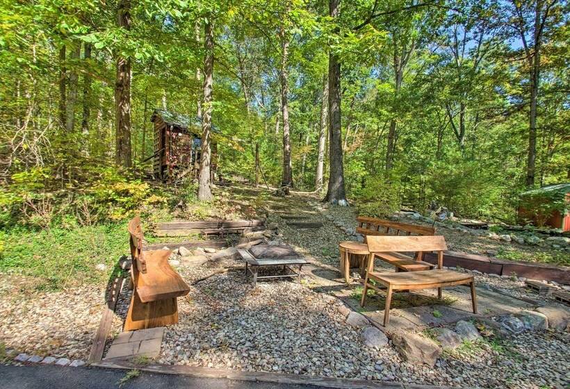 Peaceful New Market Cabin W/ Deck & Fire Pit!