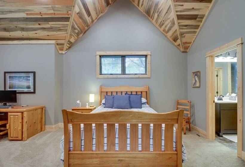 Pequot Lakes Retreat W/ Beach + Fire Pit!