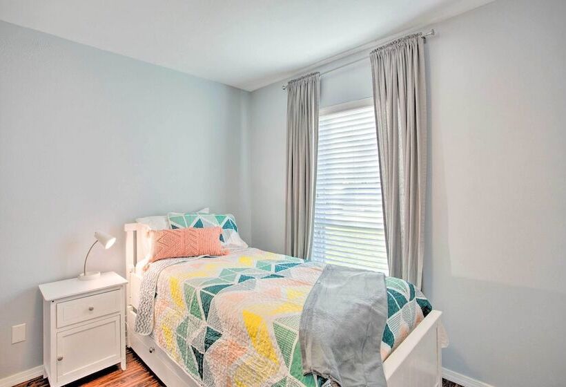 Plano Home W/ Private Yard < 5 Mi To Downtown!