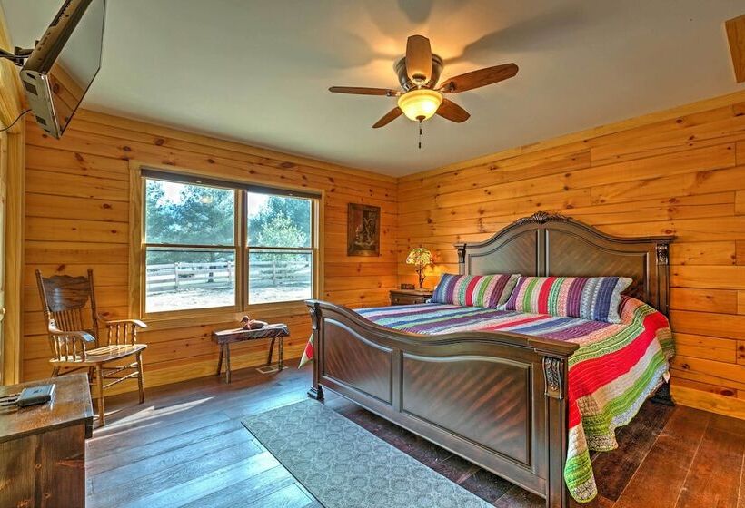 Quiet Shenandoah Cabin W/ Porch & Pastoral Views!