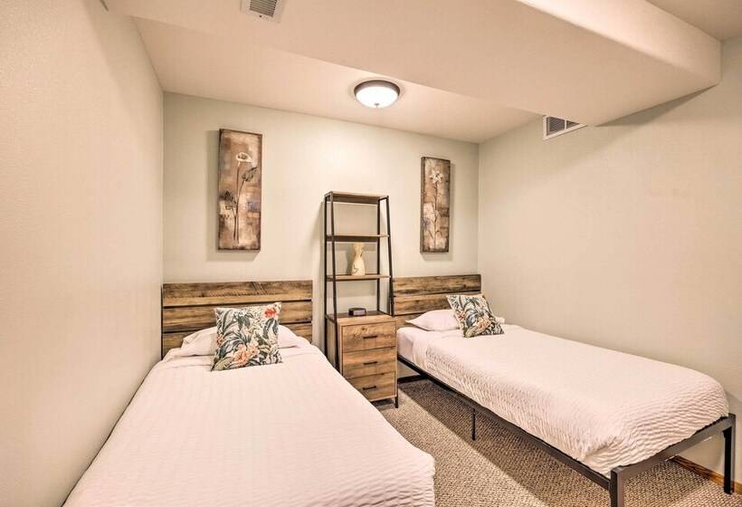 Spacious Family Home < 12 Mi To Usaf Academy!