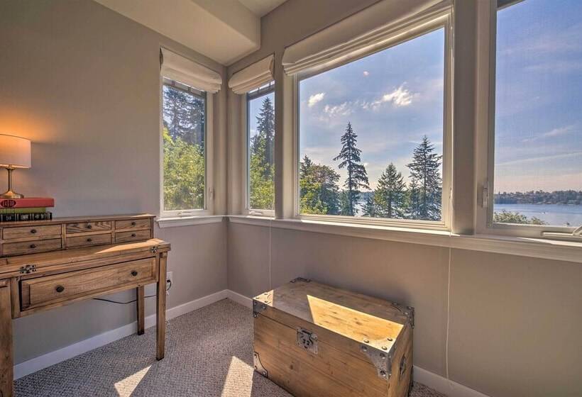 Spacious Lake Stevens Home W/ Fire Pit, Patio
