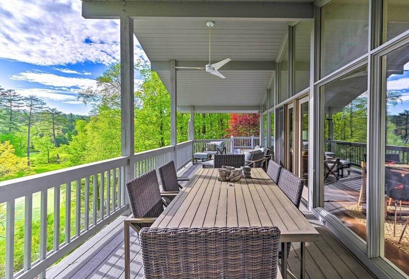 Cashiers Retreat W/ Fireplace & Mtn Views!
