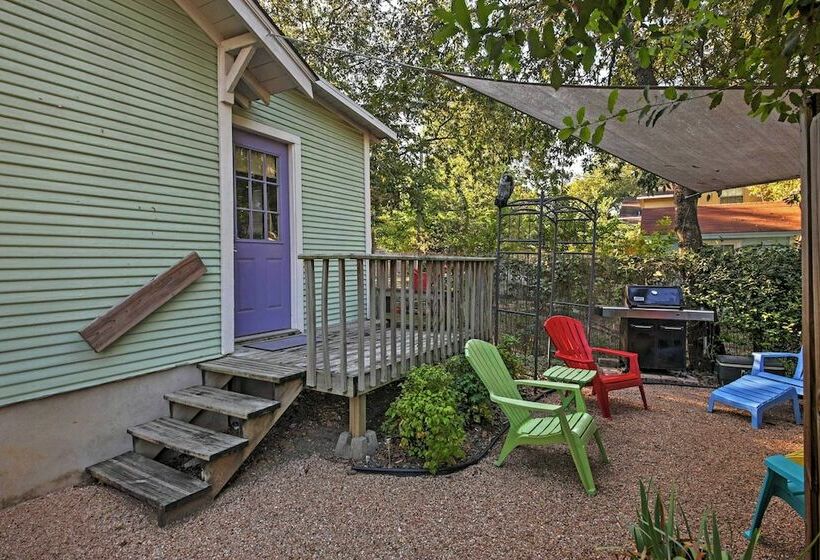 Trendy  Austin Soul  Home: Walk To South Congress!