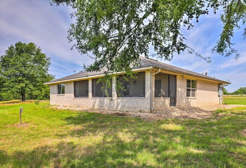 Charming Cameron Farm Retreat ~ 41 Mi To Tamu