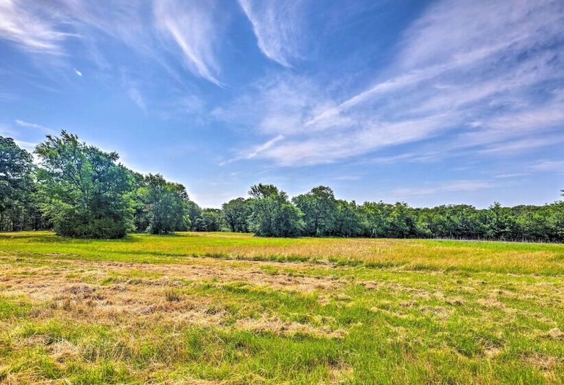Charming Cameron Farm Retreat ~ 41 Mi To Tamu