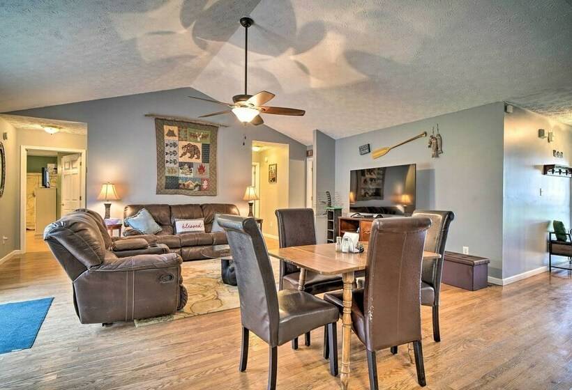 Charming  Hideaway Haven  Near Pigeon Forge!
