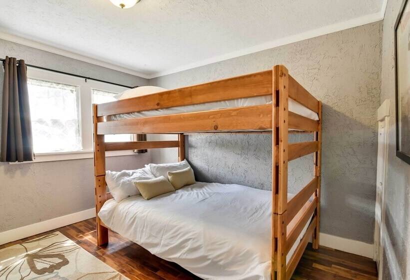 Charming Portland Home, Walk To Light Rail!