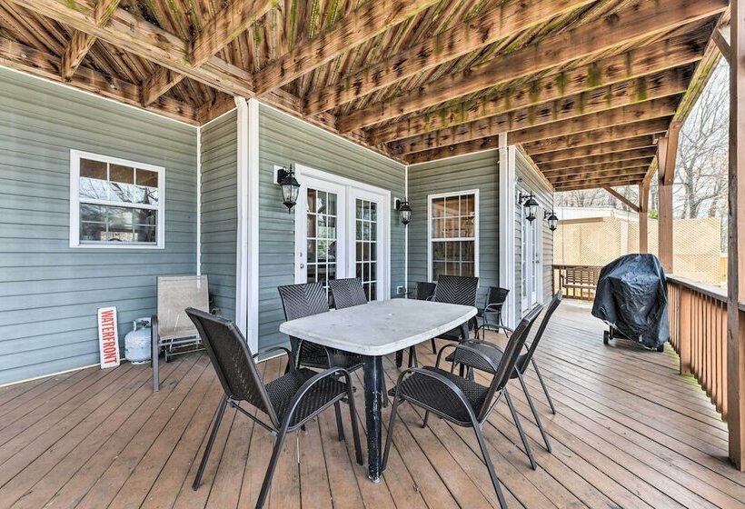 Lakefront Lexington House W/ Spacious Deck!