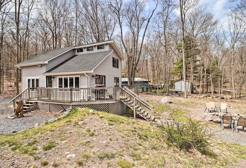 Pocono Lake Home W/ Fire Pit: Walk To Ski Hill!