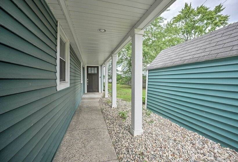 Lakeside Retreat W/ Office & Stunning Views!