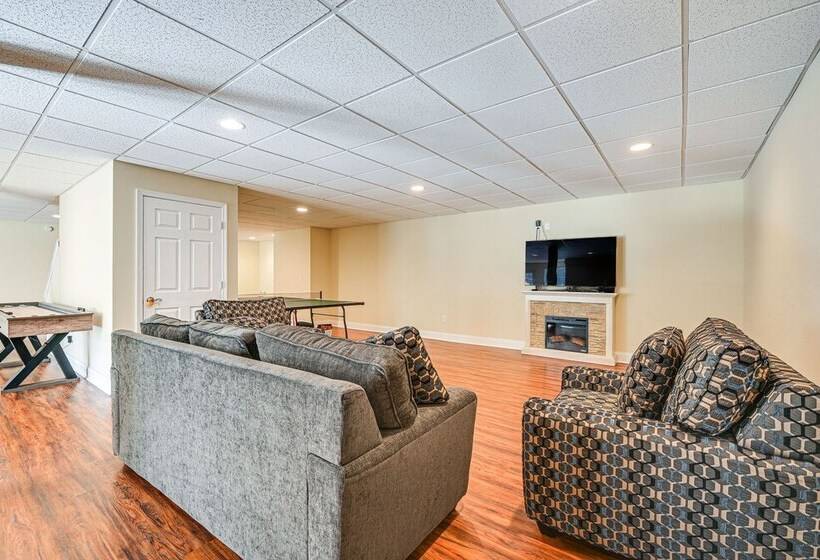 Spacious Hersey House W/ Pool, Fireplace & More!