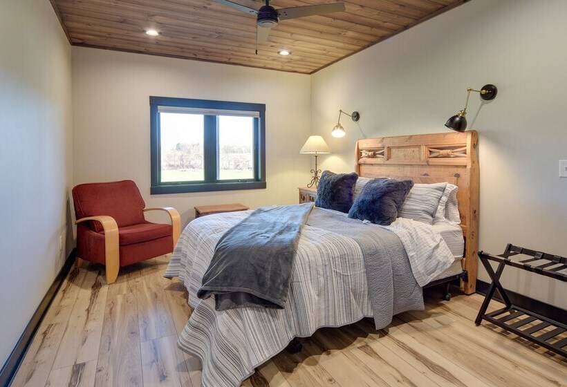 Large Home W/ Land In Prairie Farm!