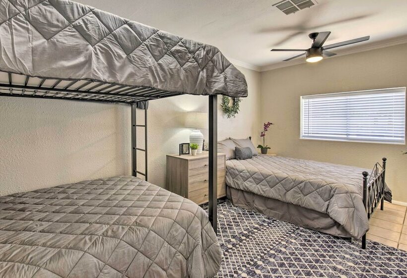 Pet Friendly Peoria Home: Patio, Grill & Foosball!