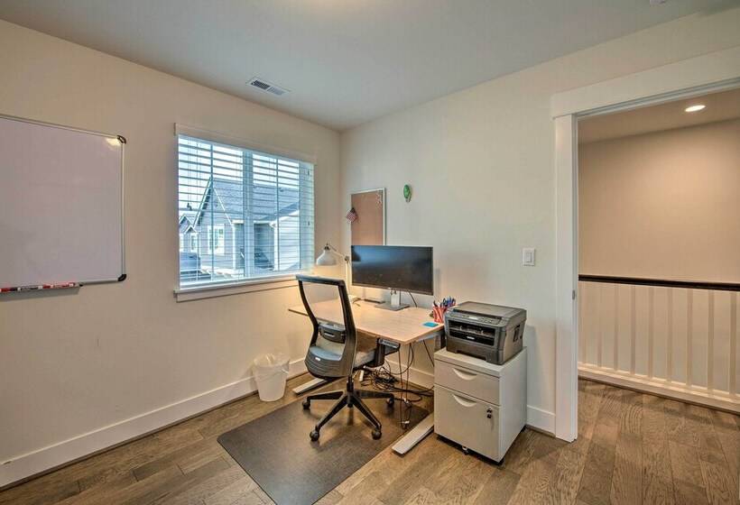 Modern Seattle Area Home Near Parks + Beaches