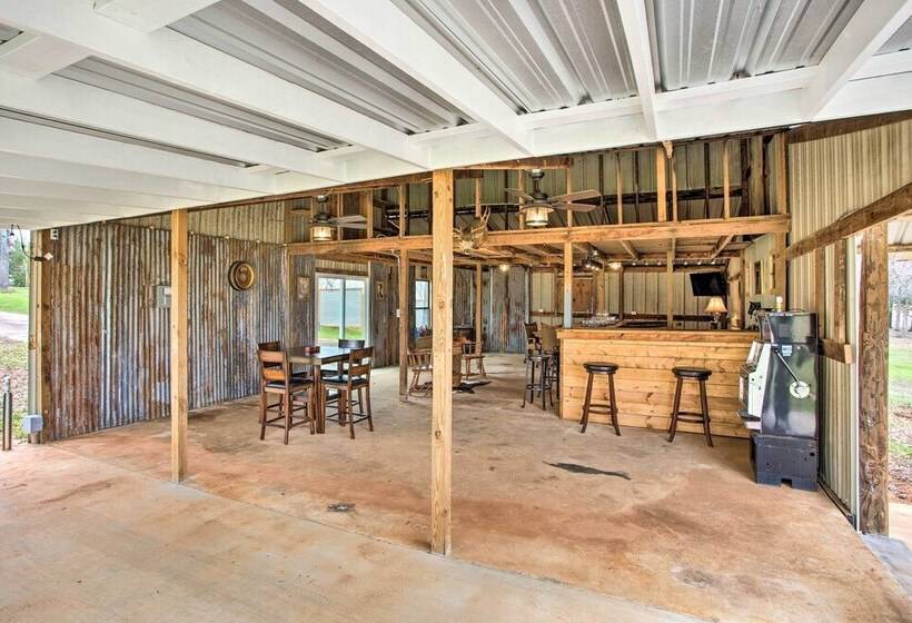 Spacious Lakefront Home W/ Fire Pit & Fun Barn!