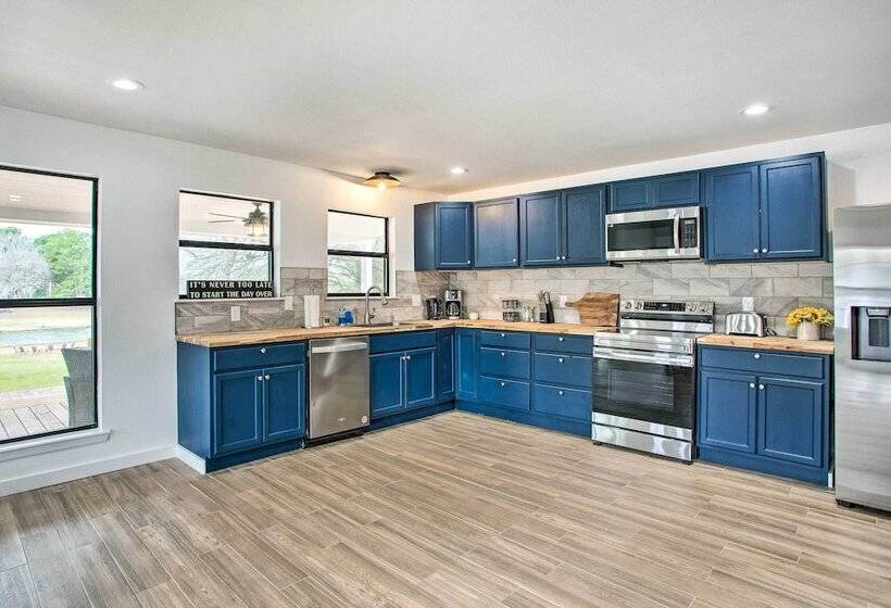 Spacious Lakefront Home W/ Fire Pit & Fun Barn!