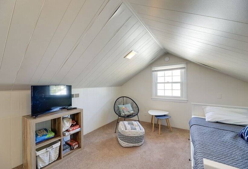 North Carolina Retreat   Deck, Grill & Creek Views