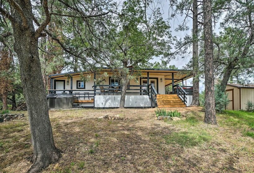 Prescott Retreat W/ Hot Tub ~ 3 Mi To Dtwn!