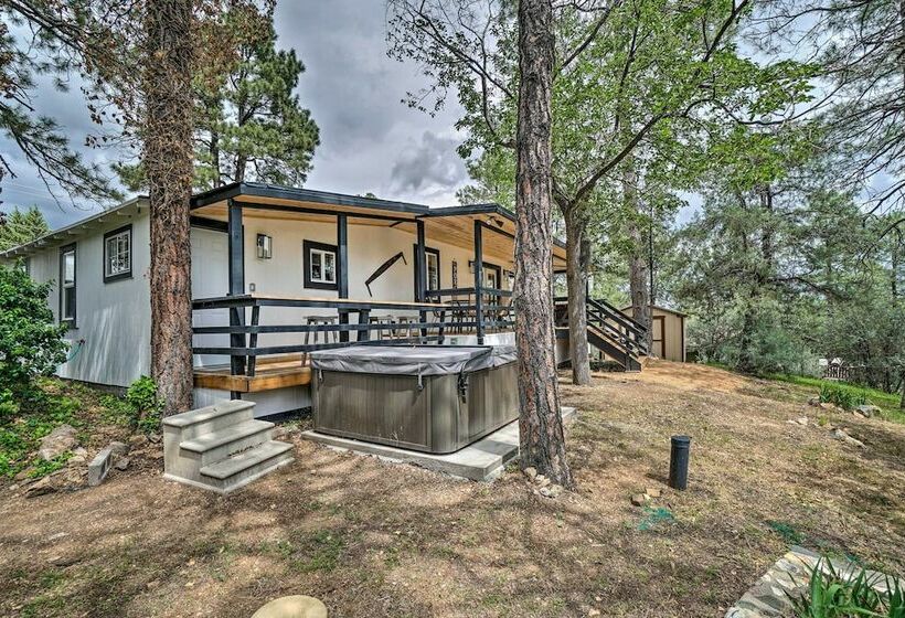 Prescott Retreat W/ Hot Tub ~ 3 Mi To Dtwn!