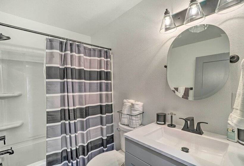 Prescott Retreat W/ Hot Tub ~ 3 Mi To Dtwn!