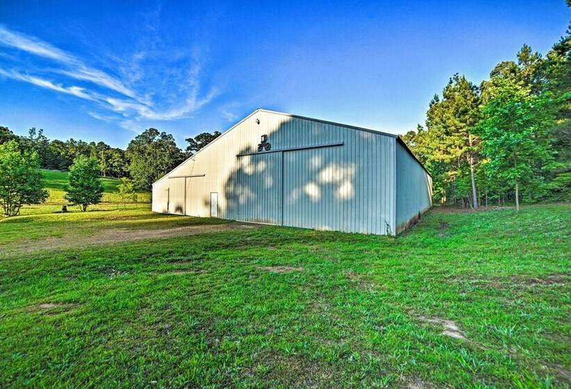 Quiet, Woodsy Retreat: Deck & Kentucky Lake Access