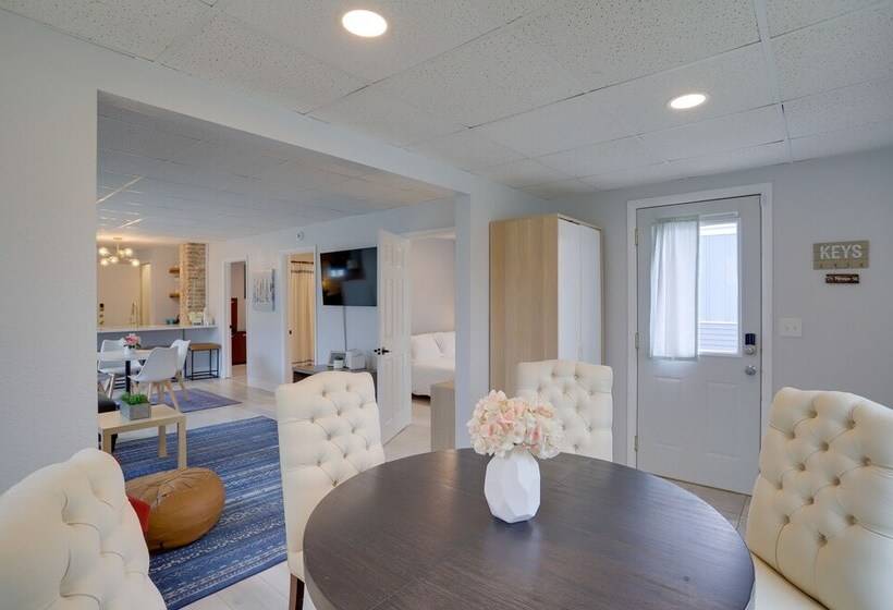 Spacious South Haven Retreat Near Lake Michigan