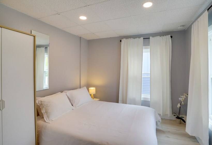 Spacious South Haven Retreat Near Lake Michigan