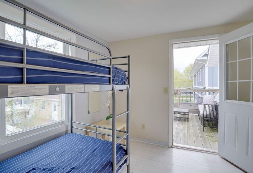 Spacious South Haven Retreat Near Lake Michigan