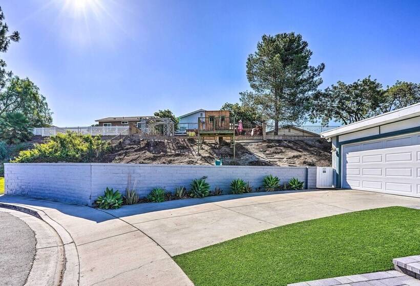 Sunny Orange County Abode W/ Fire Pit & Backyard!