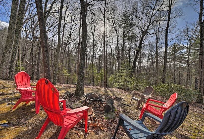 Blue Ridge Mtn Escape: Home W/ Deck & Fire Pit!