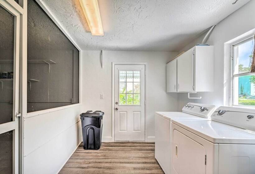 Contemporary Beverly Hills Gem W/ Sun Room!