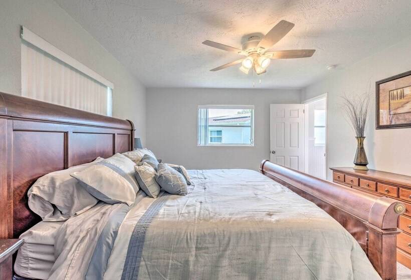 Contemporary Beverly Hills Gem W/ Sun Room!