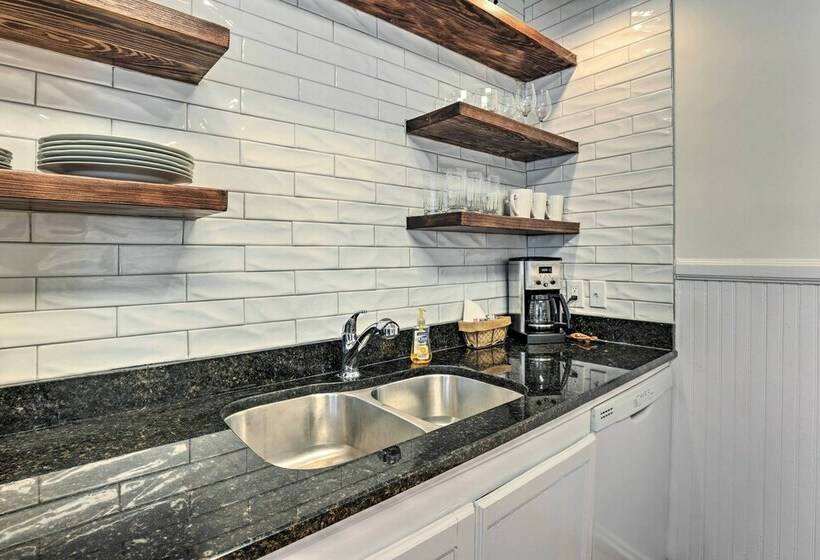 Dogfriendly Bungalow: 1 Block To Avondale Dining!