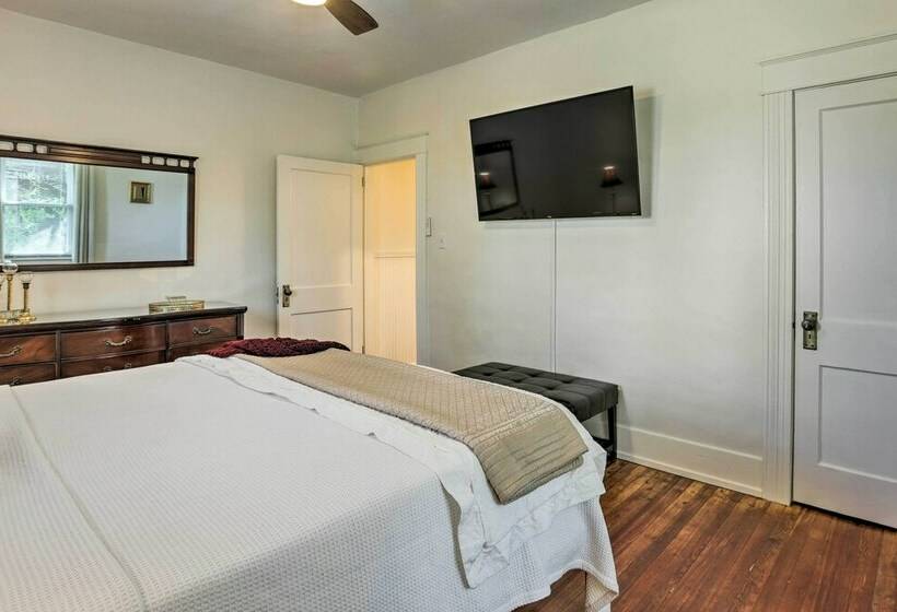 Dogfriendly Bungalow: 1 Block To Avondale Dining!