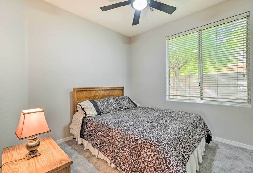 Glendale Home, 4 Mi To Peoria Sports Complex!