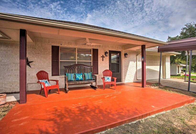 Granbury Cottage, Steps To Lake & Dock!