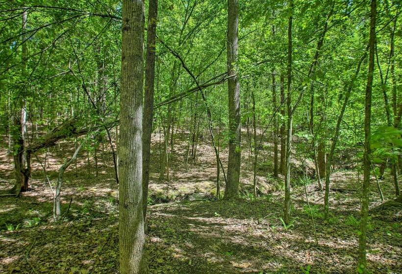 Numerous On Site Trails: Earlysville Wooded Cabin