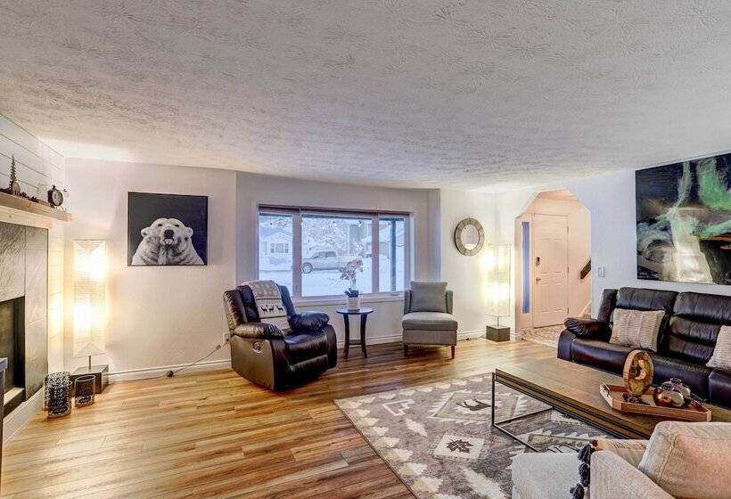 Northern Bliss  House W/ Mountain Views!