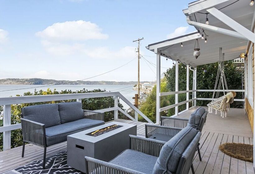 پانسیون Cedar And Sage