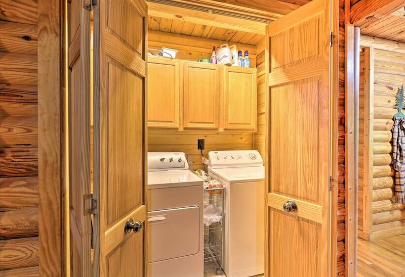 Purlear Luxury, Spacious Log Cabin W/ Mtn Views!