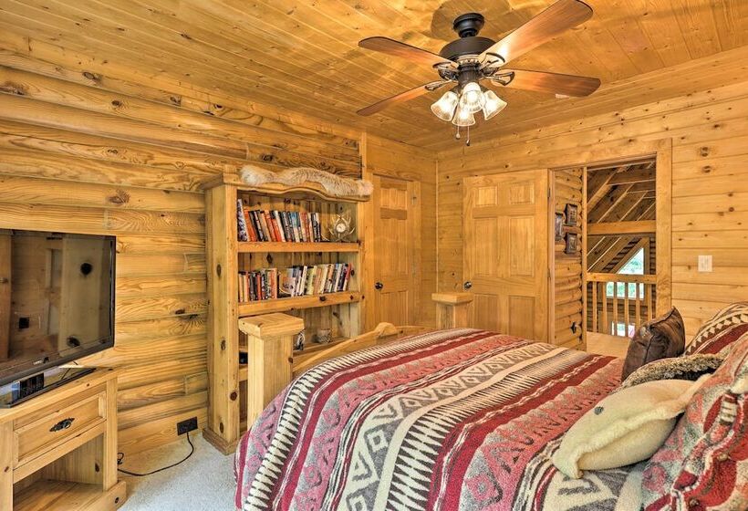 Purlear Luxury, Spacious Log Cabin W/ Mtn Views!