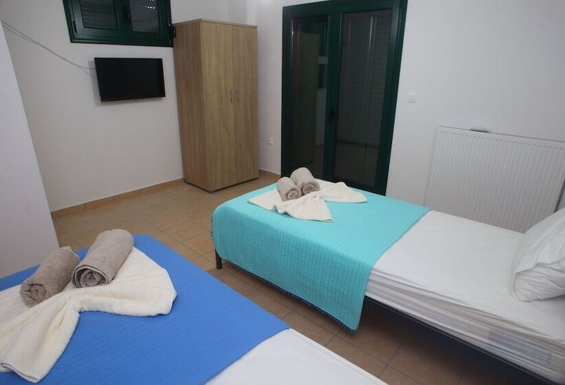 住所  Impeccable 4 Bed House In Nikiana