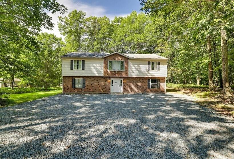 Spacious Home W/ Pool Table & Deck   Near Casino!