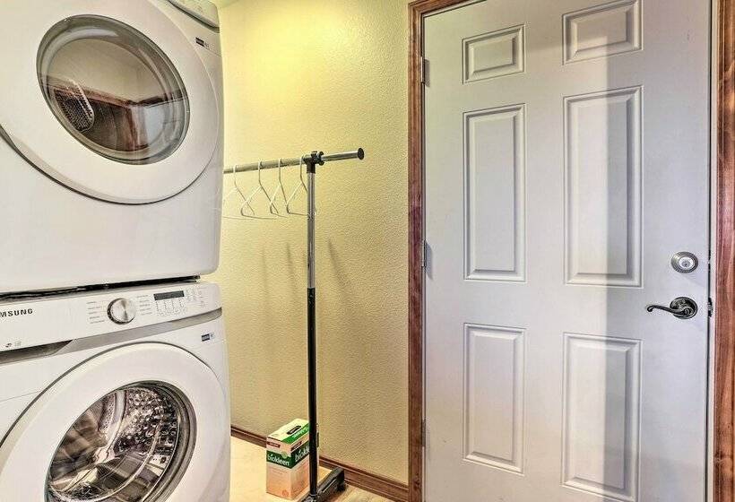 Spacious Wasilla Home  3 Mi To Downtown!